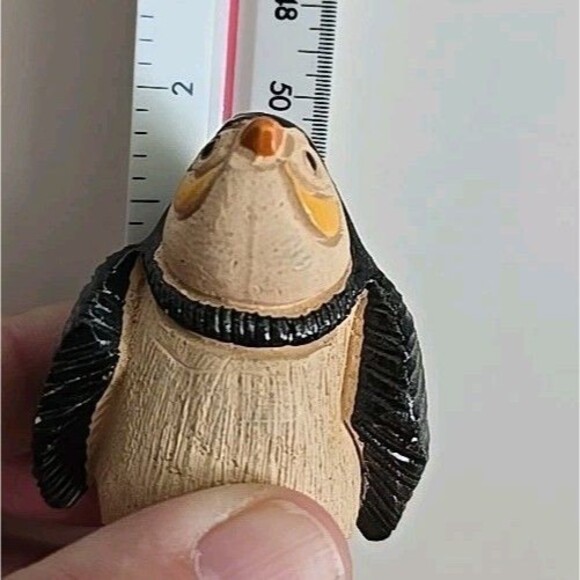 Artesania Rinconada Baby Penguin Uruguay Signed 2" Yellow cheeks orange beek - Picture 6 of 6